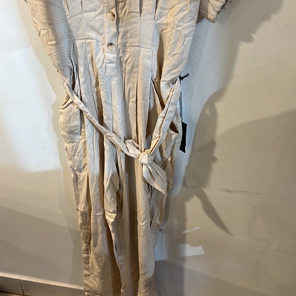 BLANK NYC Linen Jumpsuit with Belt, Comfortable and Elegant Trous - Picture 4 of 11